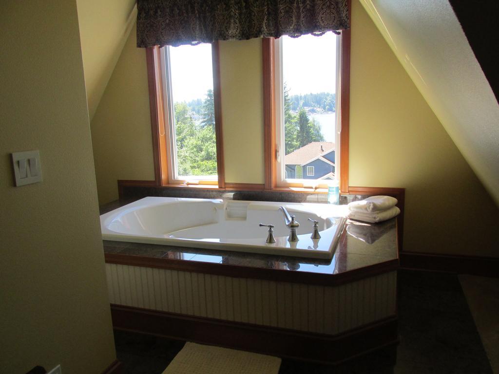 Mansion Inn Lake Stevens Szoba fotó